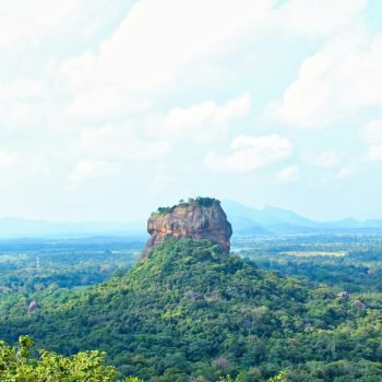 pexels-chanaka-madushan-sugathadasa-271311-999066